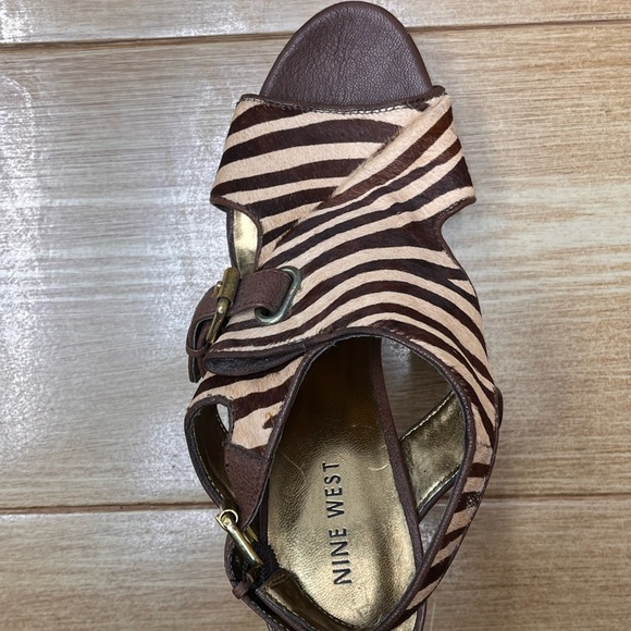 Women’s Open Toe Platform Cow Leather Shoe Zebra Print Fur Size 8 Nine West Heel - Picture 6 of 10